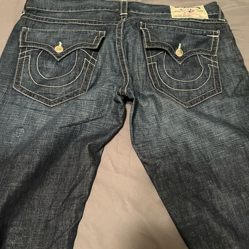 Men’s cut off true religion shorts